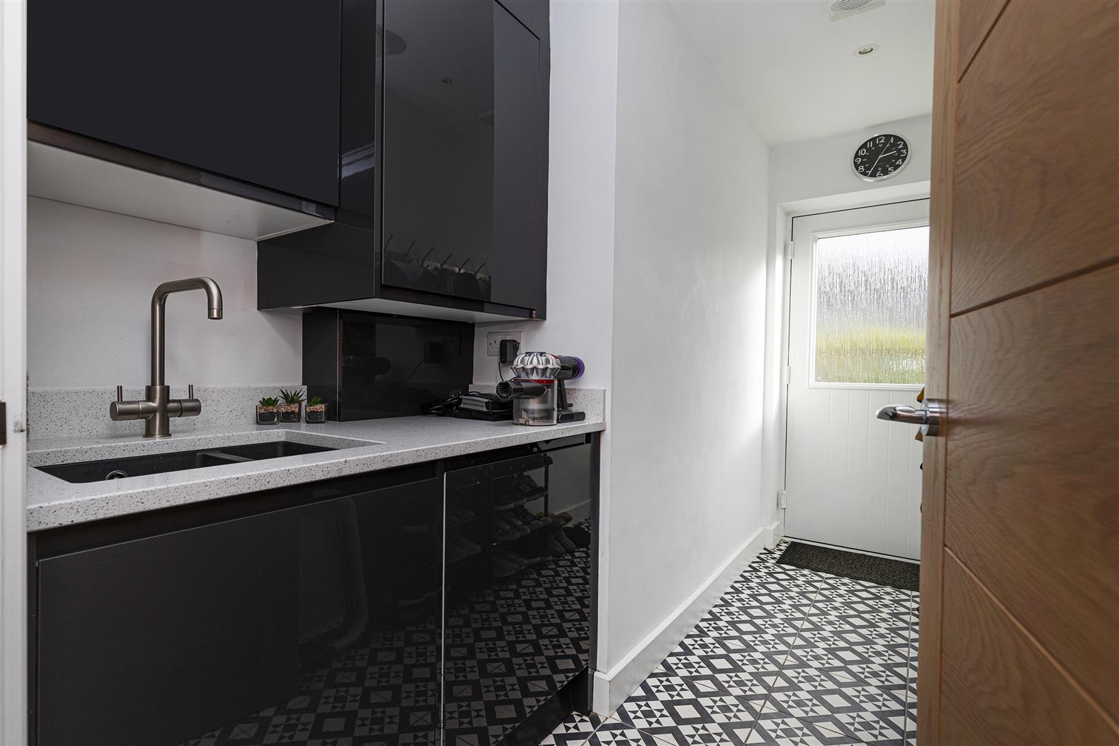 Utility/Side Entrance